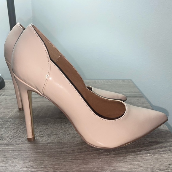 Steve Madden Point Toe Stiletto Pump - Picture 4 of 5